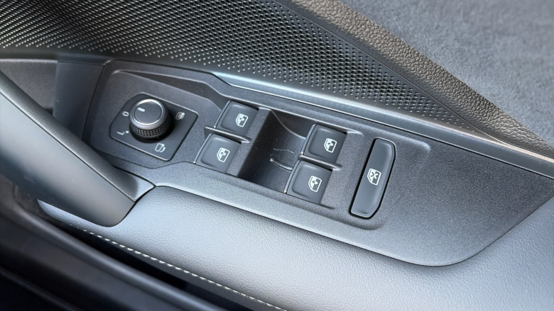 Volkswagen Tayron 1.5 eTSI R-Line 5dr DSG7 [7 Seat] Petrol Estate